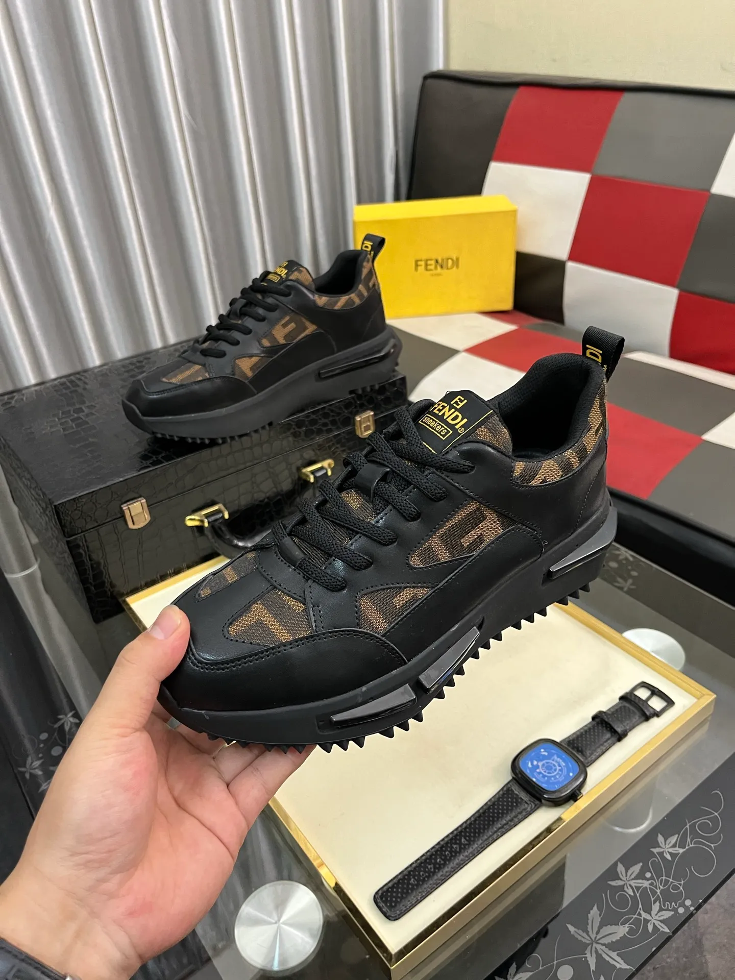 Men's Men's Shoes💰458⌚️⌚️[Fendi] Fendi's latest casual shoes for men! Available at counters simultaneously! A one-to-one replica of the original. All imported official website one-to-one cowhide fabric. The interior is made of top-grade sheepskin, and the original factory-supplied rubber outsole is used. Leading new fashion concepts. Matching code: 38-442️⃣Colors available